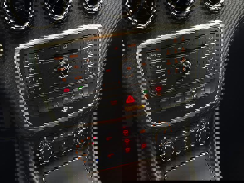 Image Mercedes-Benz GLA 180 Intuition  GLA 180 Intuition 180 Intuition